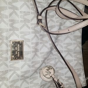 Michael kors crossbody